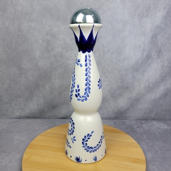 Clase Azul Tequilla Reposado‎ Empty Ceramic Decanter 15" (750ml) - Picture 2 of 9